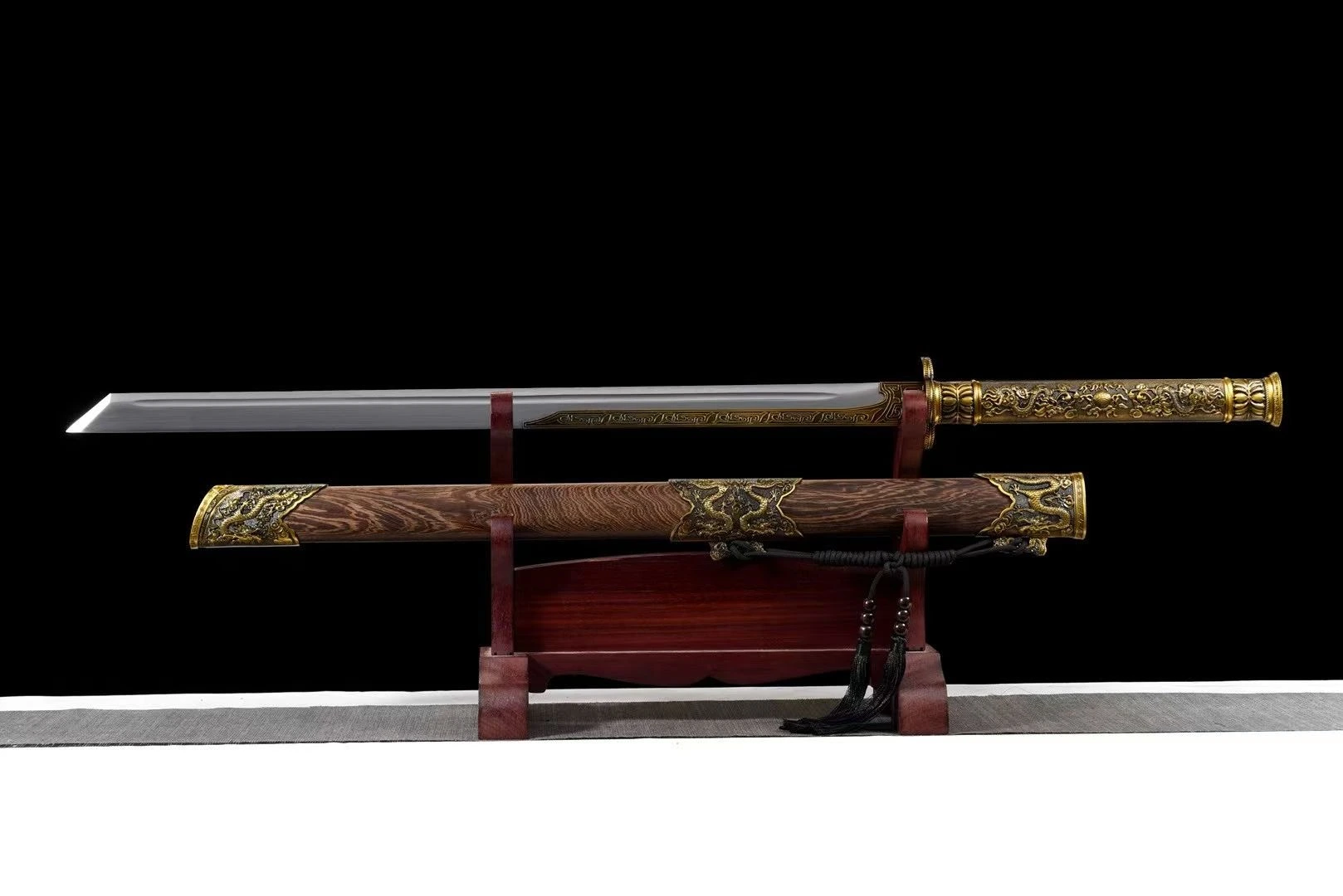 Long Chiến Đao - Mangane steel