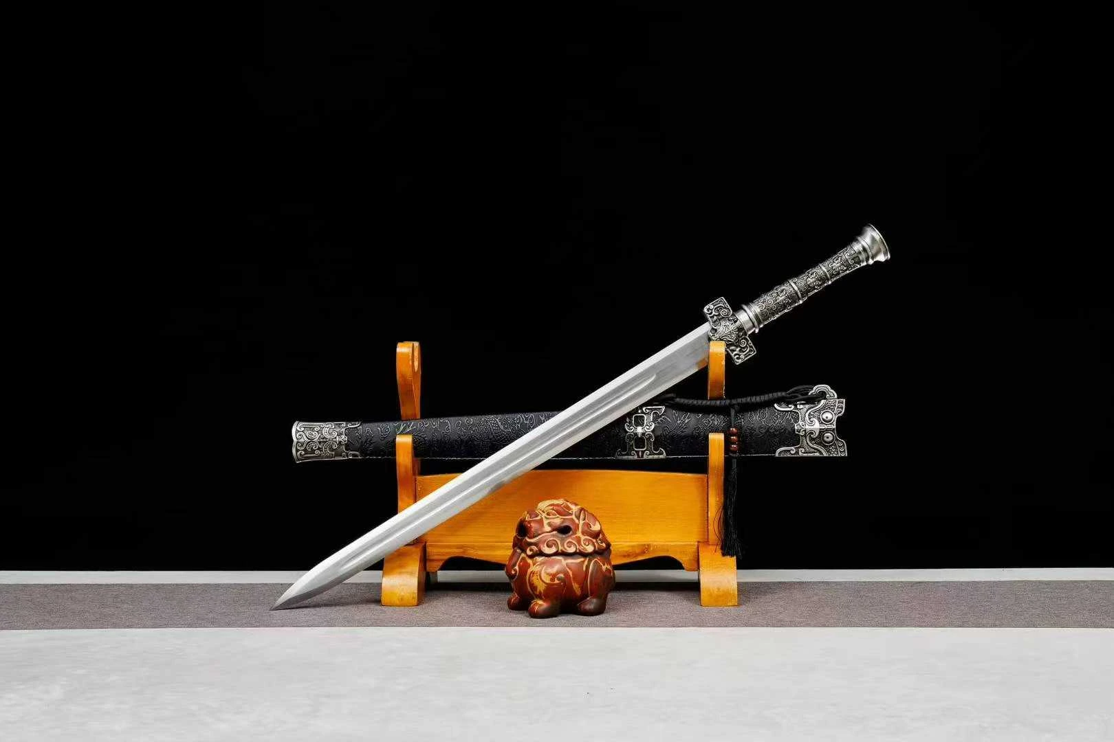 Long Tuyền Kiếm - Mangane steel