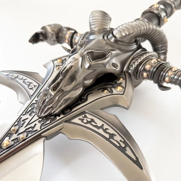 Thanh Kiếm Frostmourne / Warcraft - Ảnh 2