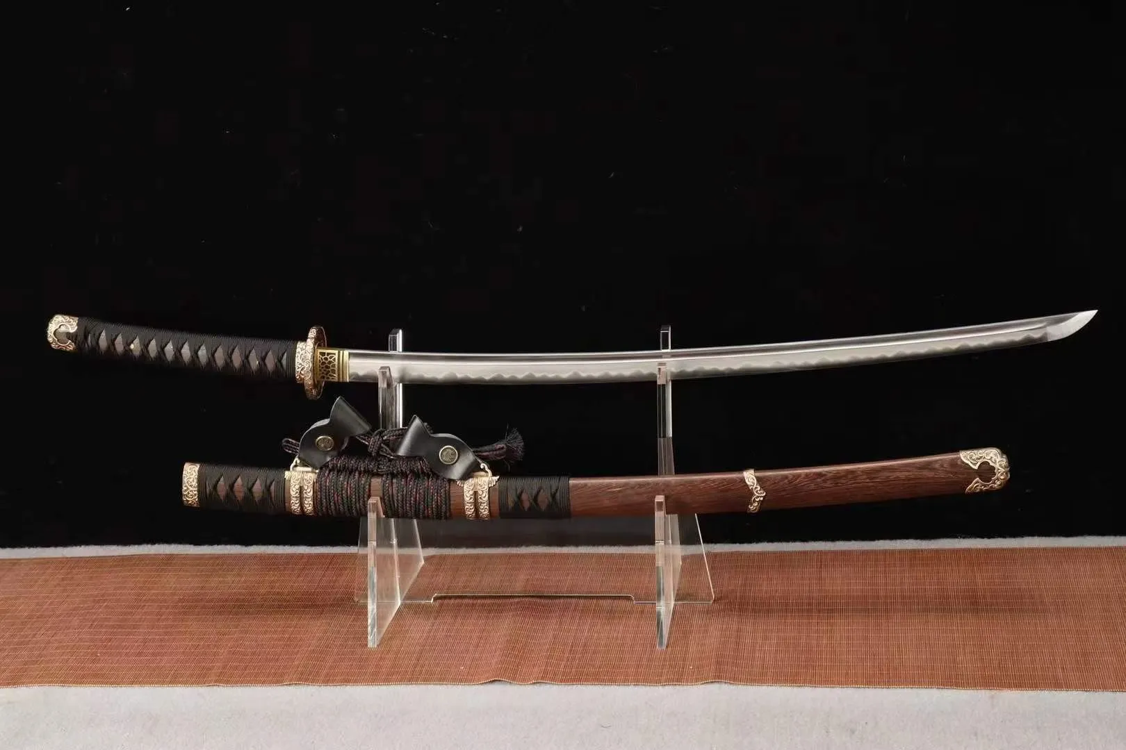 Tachi Izuru - Thép T1095