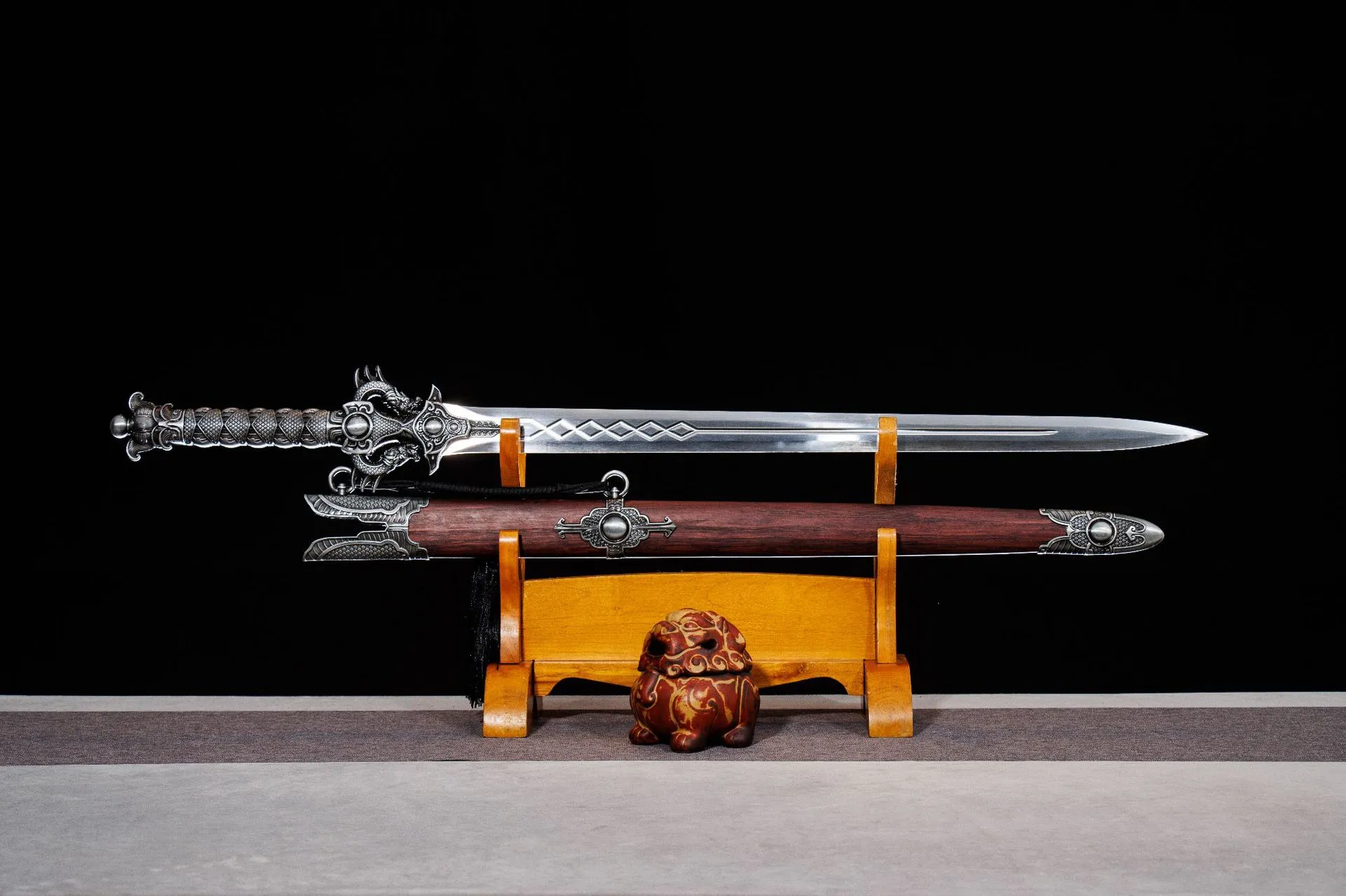 Song Long Kiếm V4 – Mangane steel